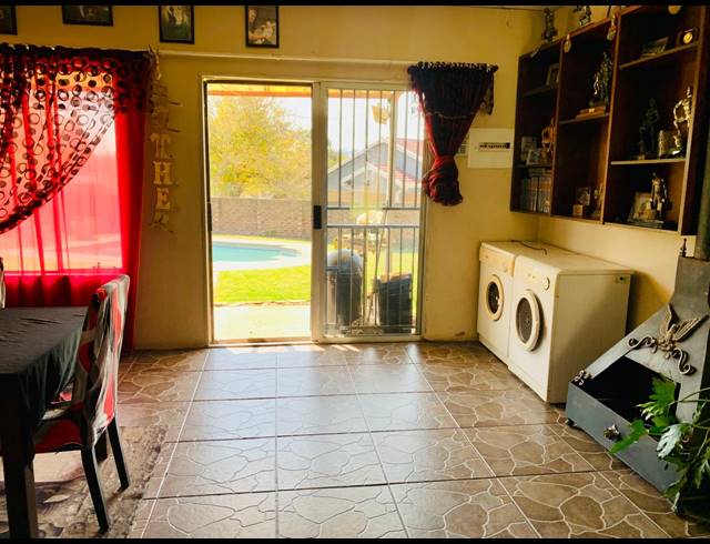 4 BEDROOM HOUSE FOR SALE IN RENSBURG